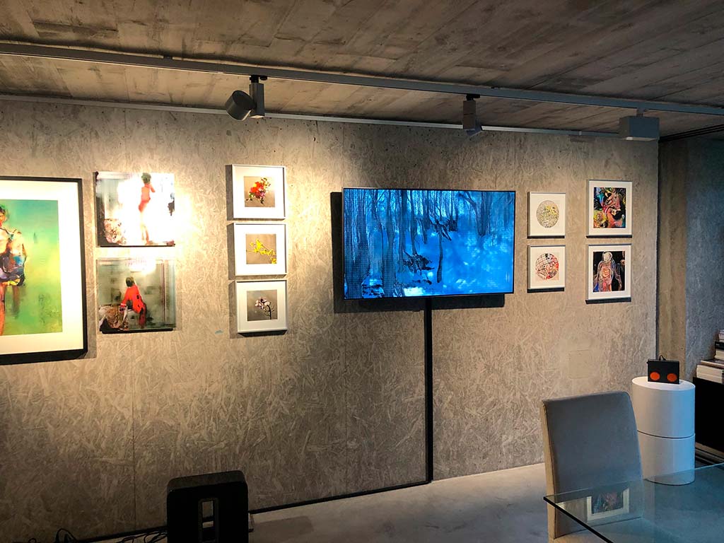 Exhibition view, 'Automat und Mensch,' Kate Vass Galerie, Zürich. 2019